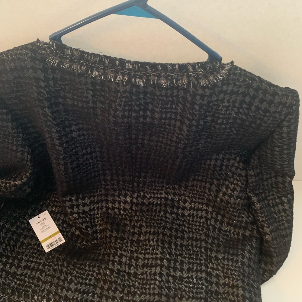 Fringe tweed blazer Black and silver with chain detail two pockets